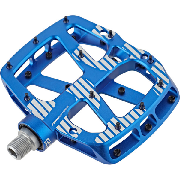 e*thirteen e*thirteen Plus Flat Pedal, 22 Pins, blue